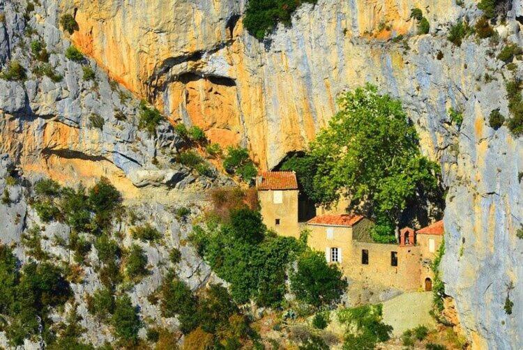 Comme A La Maison Bed & Breakfast *